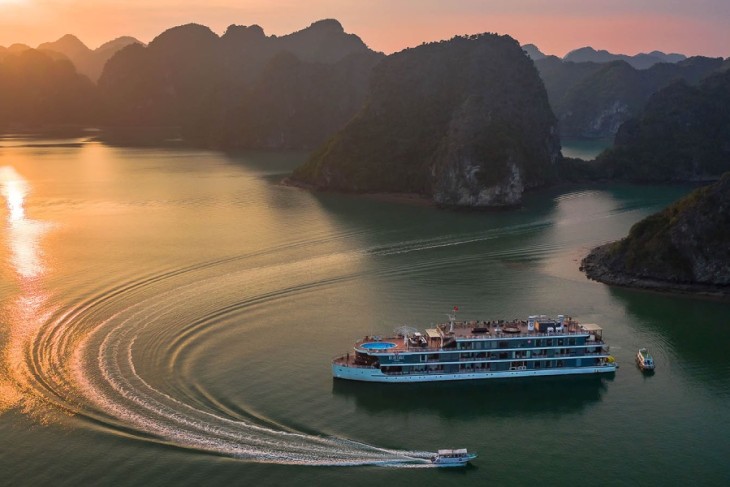 Celebrity Solstice - Super Cruise Ship Brings International Tourists To Halong Celebrity Solstice - Super Cruise Ship Brings International Tourists To Halong